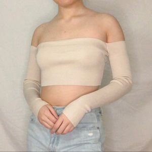 Ribbed beige of the shoulder crop top